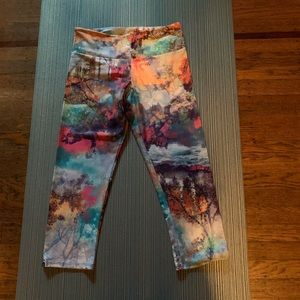 Onzie Capri Leggings - S/M
